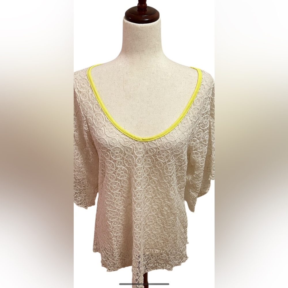 EBERJEY Seashell My Bell Crochet Lace Bell Sleeve Top Beach Coverup White Sz S-M
